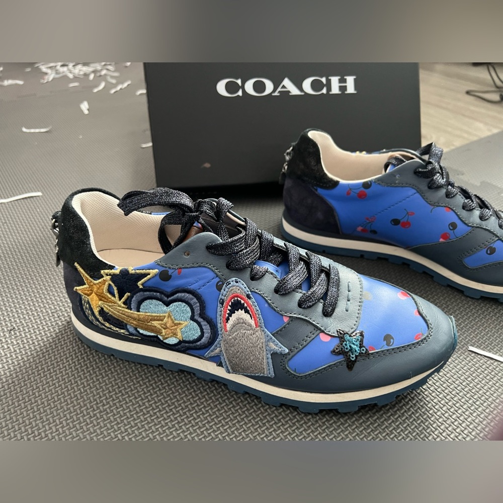 Coach - Runner SHARKY-  Sneakers 8.5 Ladies - RARE - PERFECT condition - Picture 2 of 5